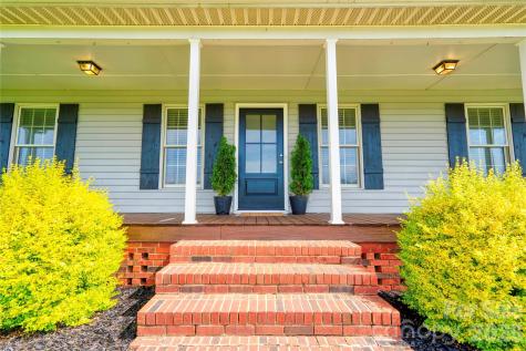 505 E Stagecoach Trail Lawndale NC 28090