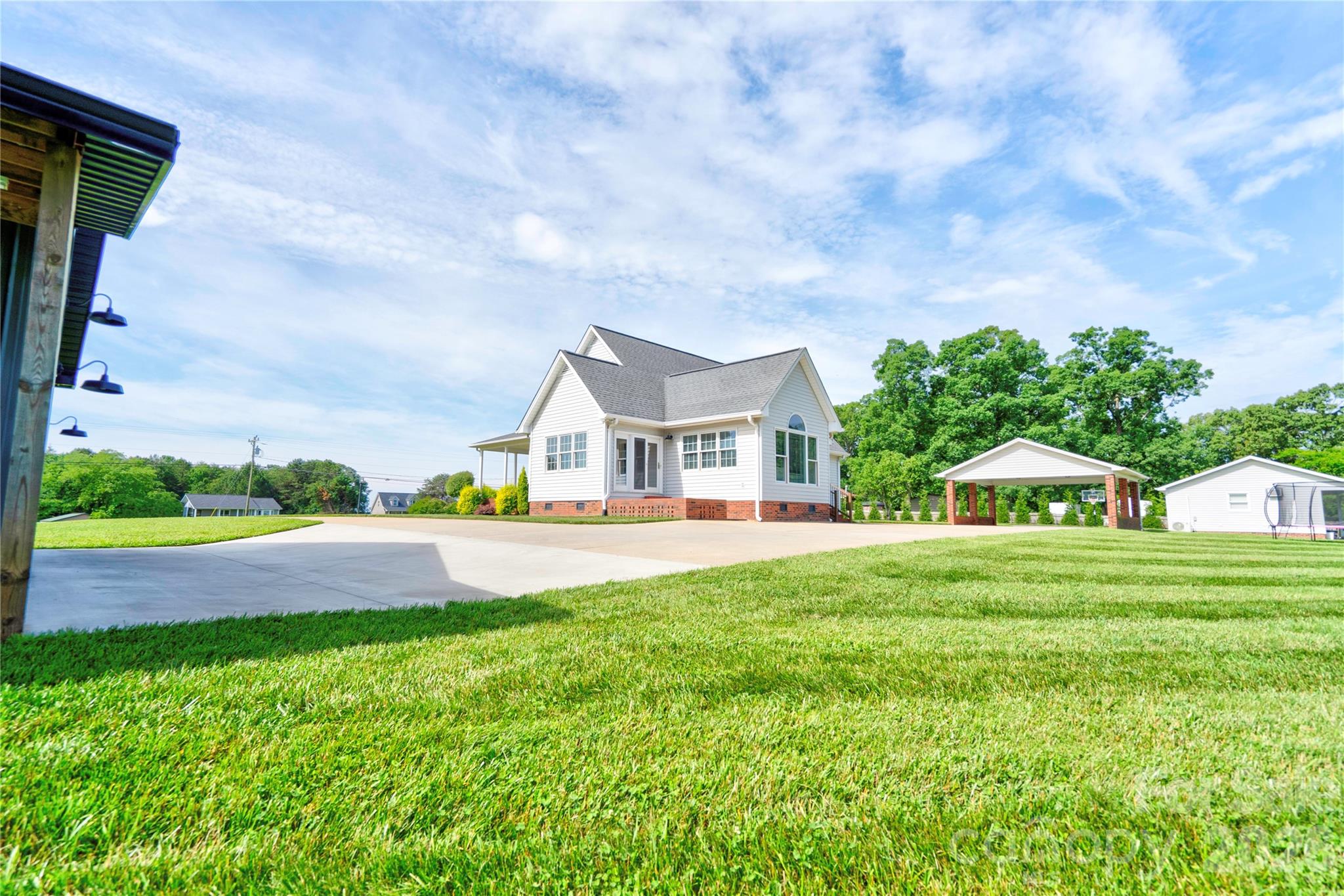 505 E Stagecoach Trail Lawndale NC 28090