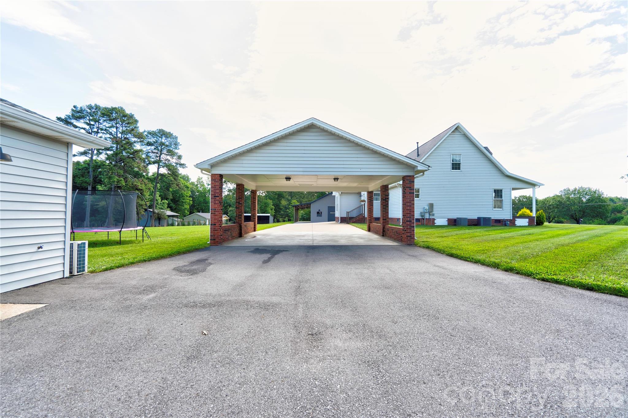 505 E Stagecoach Trail Lawndale NC 28090