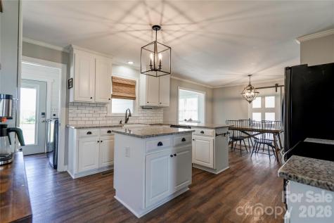 505 E Stagecoach Trail Lawndale NC 28090