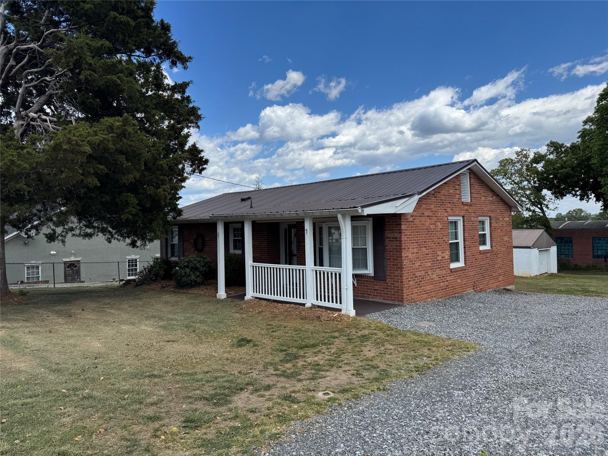 203 Laurel Street SE Valdese NC 28690