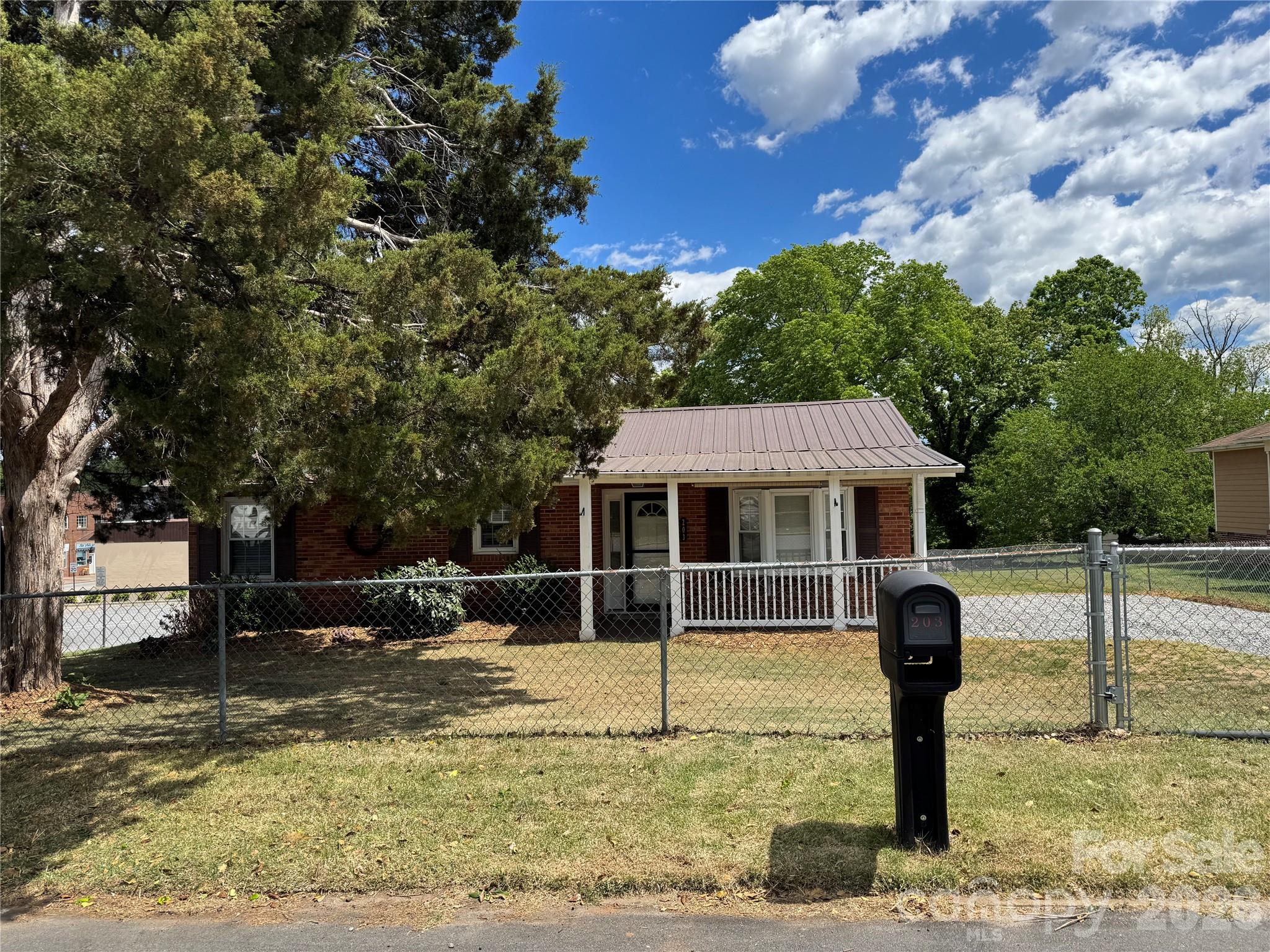 203 Laurel Street SE Valdese NC 28690