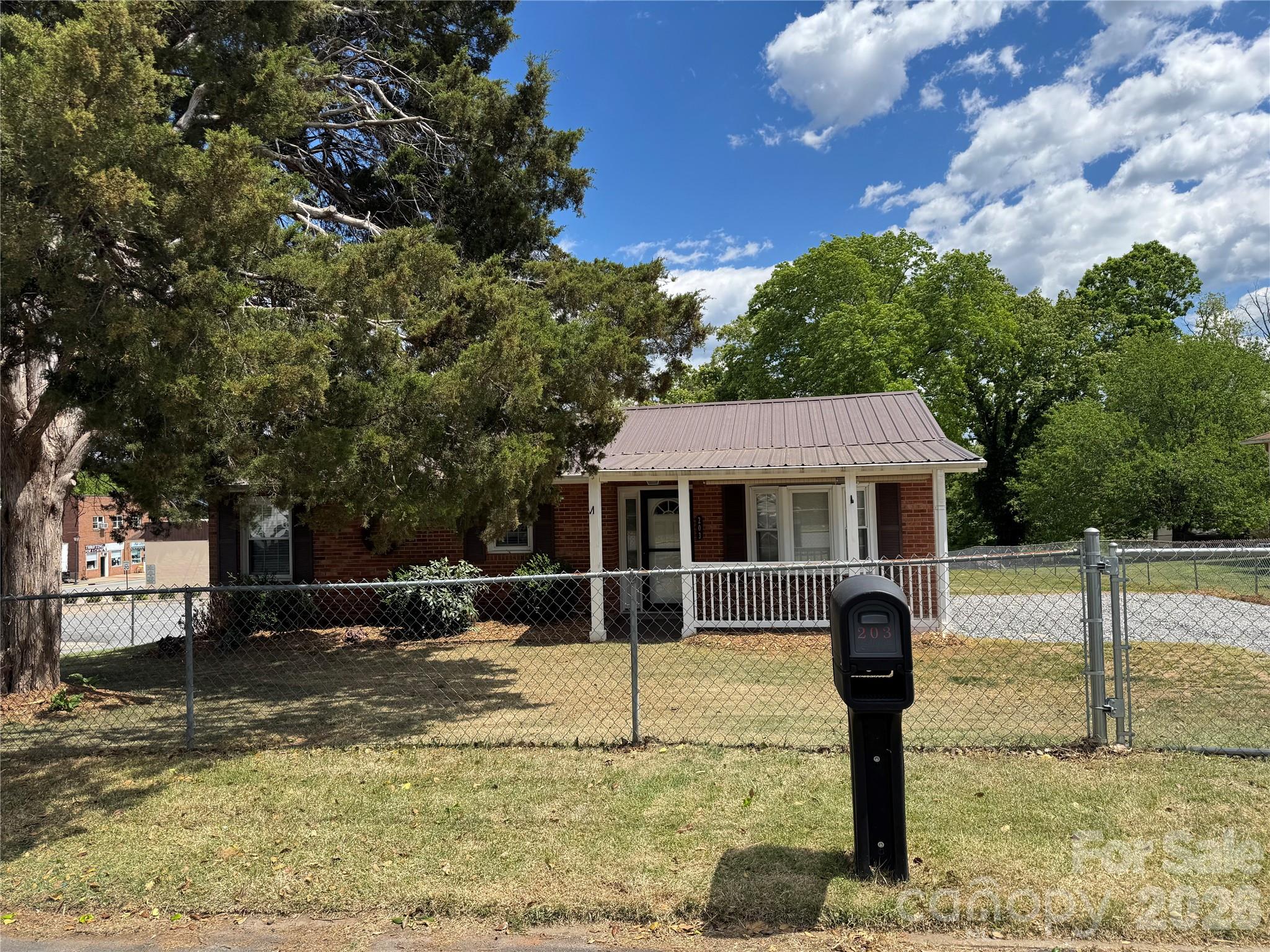 203 Laurel Street SE Valdese NC 28690