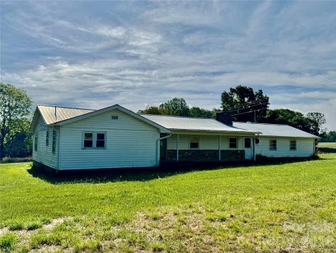 5028 Kurstie Lane Boonville NC 27011