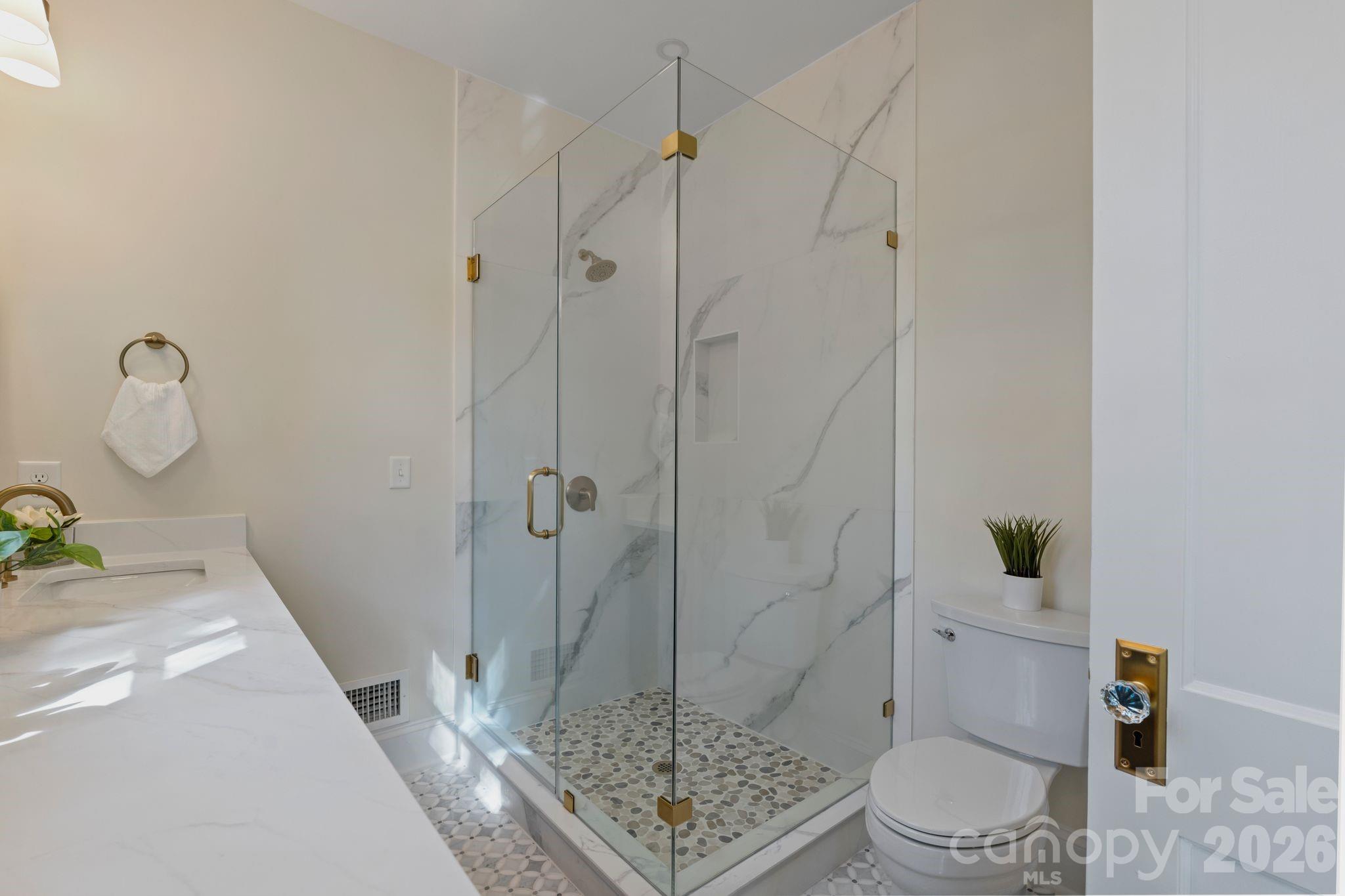 3114 N Center Street Hickory NC 28601