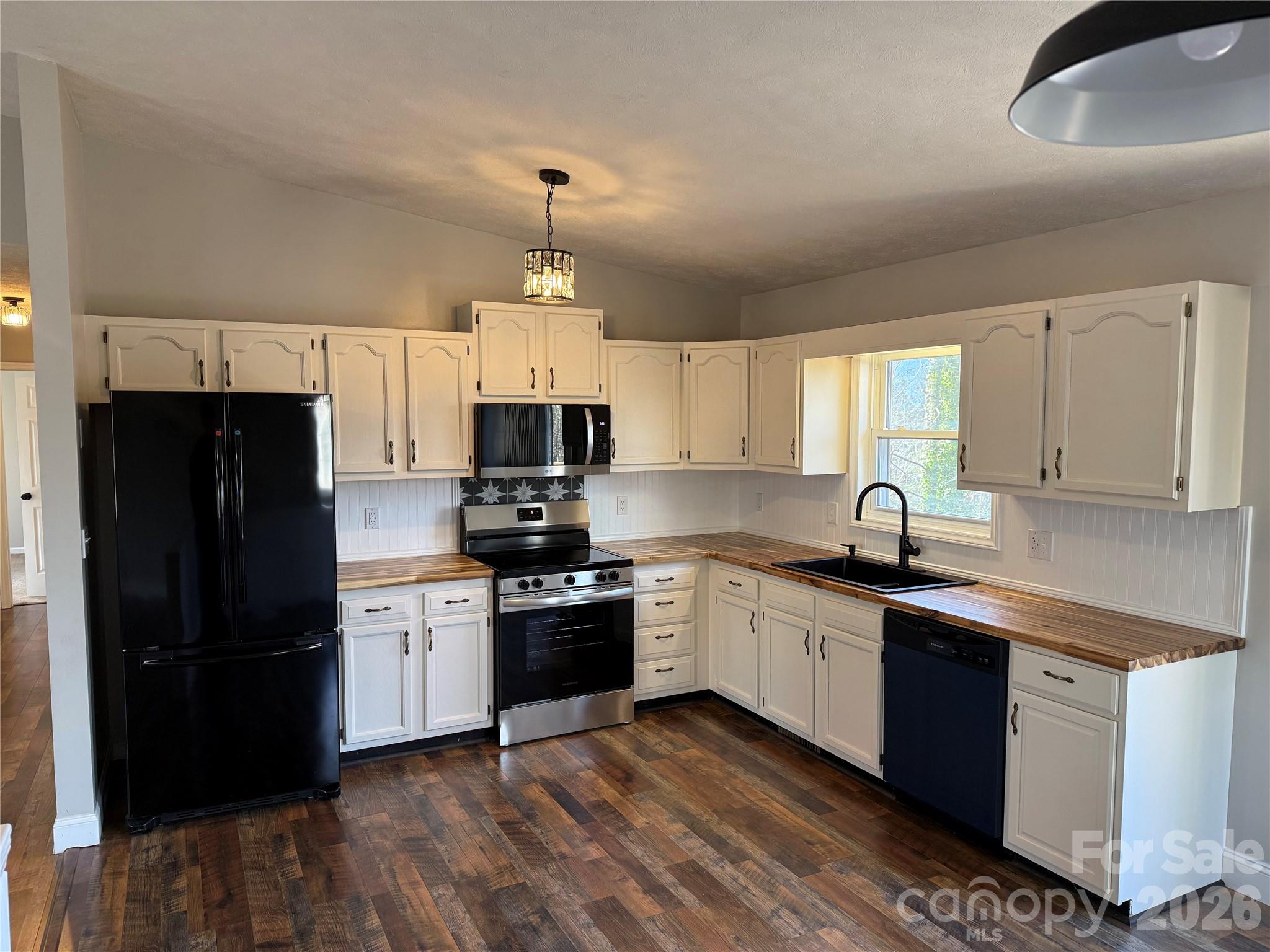 628 Hidden View Loop Marion NC 28752