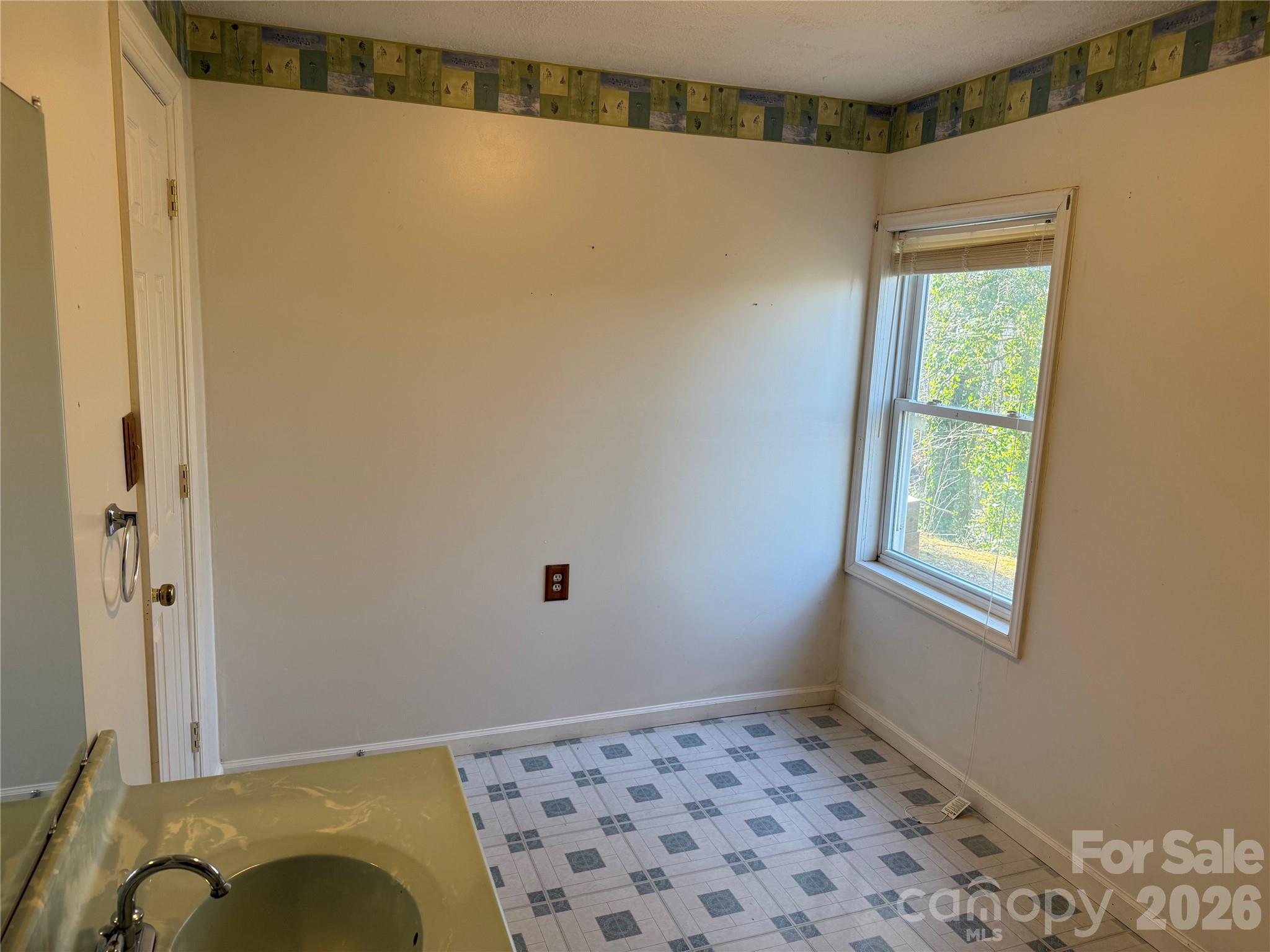 628 Hidden View Loop Marion NC 28752