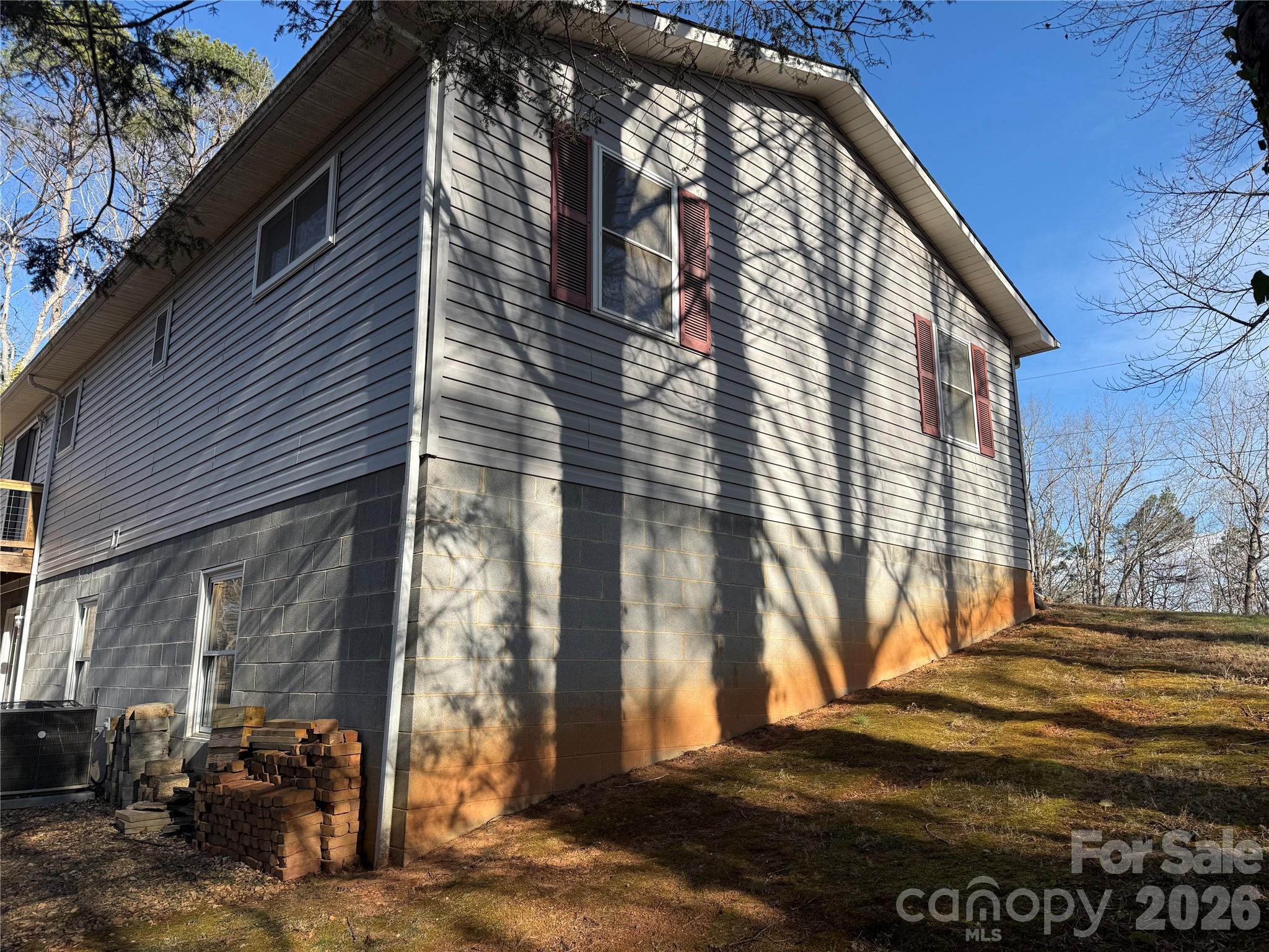 628 Hidden View Loop Marion NC 28752