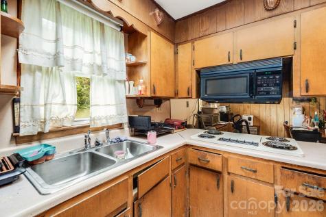 48 Ellen Avenue Canton NC 28716