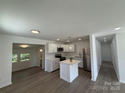 4501 Knollcrest Drive Charlotte NC 28208