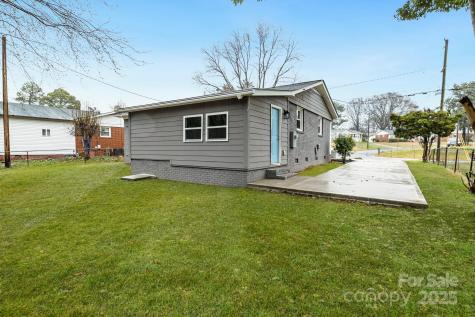 4501 Knollcrest Drive Charlotte NC 28208