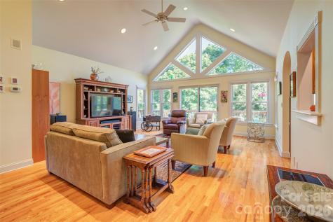 6 Clear Vista Drive Asheville NC 28805