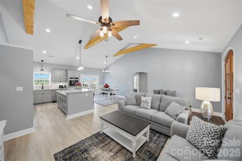 418 Huntington Woods Street SE Lenoir NC 28645