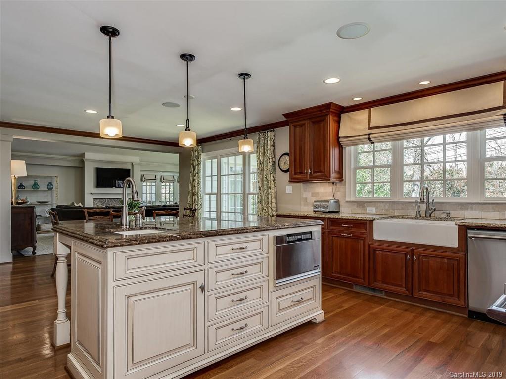 4101 Columbine Circle Charlotte NC 28211