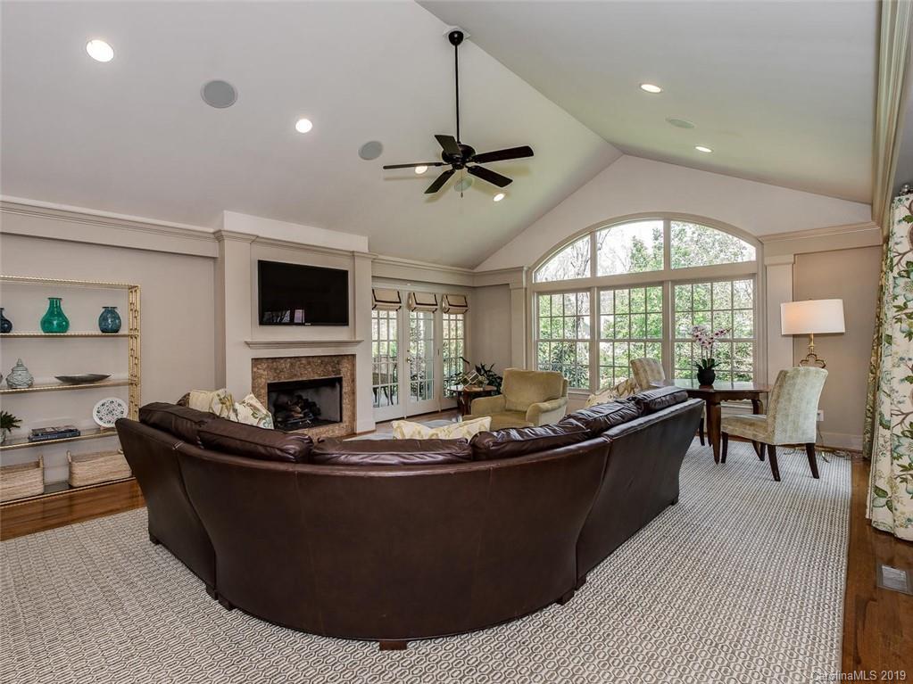 4101 Columbine Circle Charlotte NC 28211