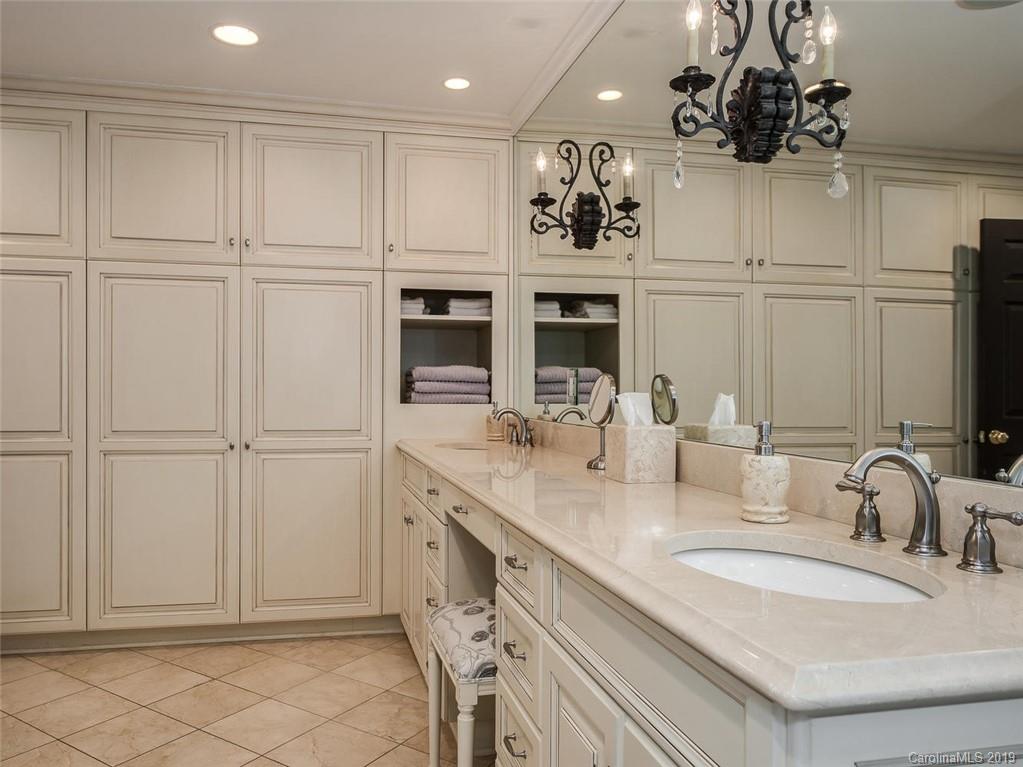 4101 Columbine Circle Charlotte NC 28211