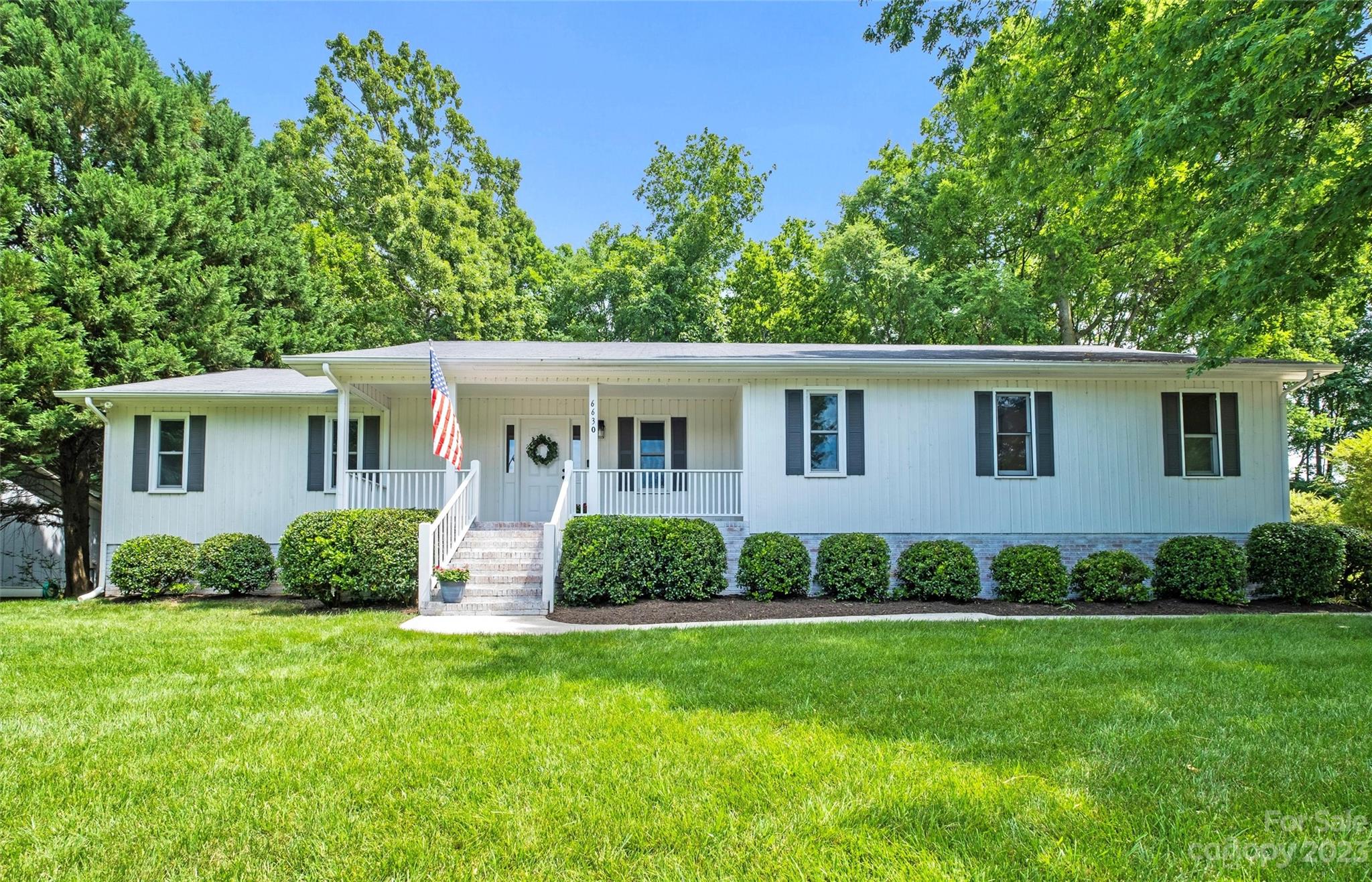 6630 Kirkstall Court Charlotte NC 28226