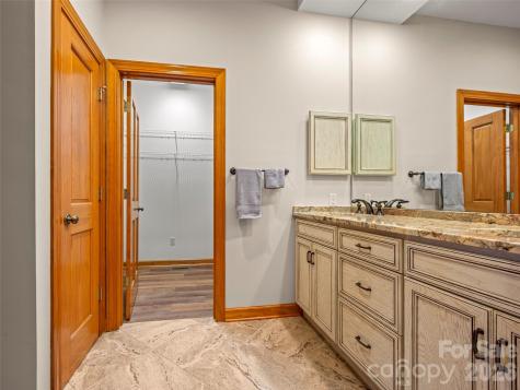4 Wild Ivy Run Hendersonville NC 28739
