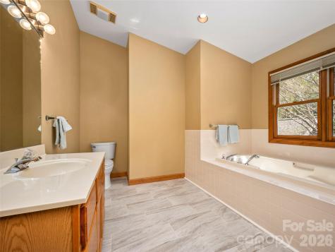 4 Wild Ivy Run Hendersonville NC 28739