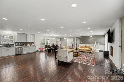 3908 Oak Hollow Court High Point NC 27265