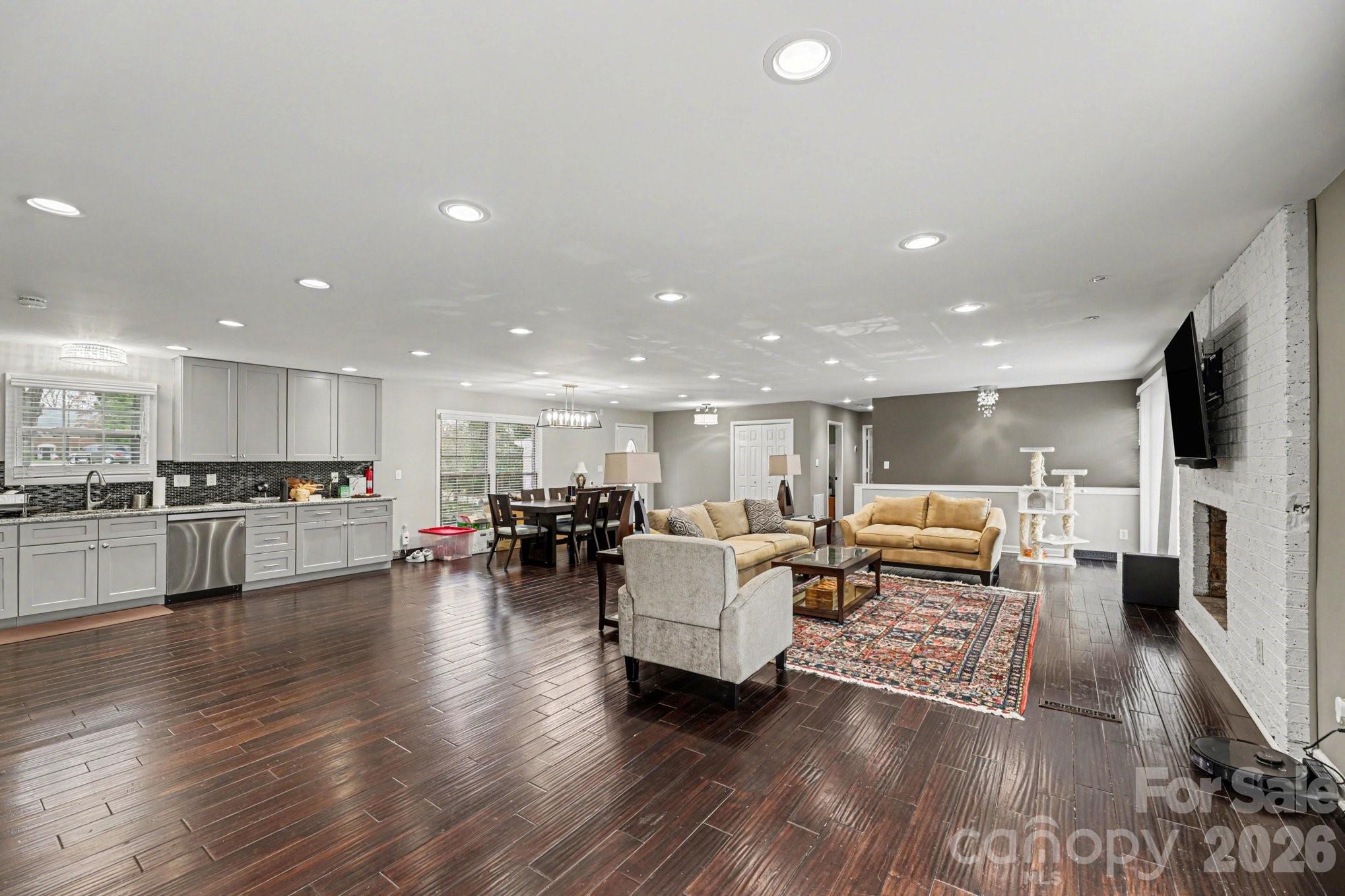 3908 Oak Hollow Court High Point NC 27265