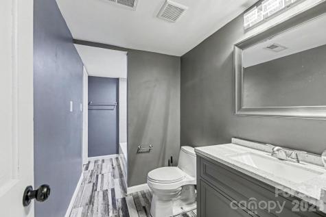 3908 Oak Hollow Court High Point NC 27265