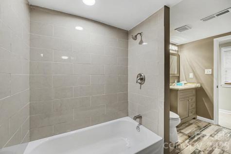 3908 Oak Hollow Court High Point NC 27265