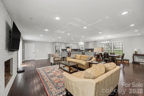 3908 Oak Hollow Court High Point NC 27265