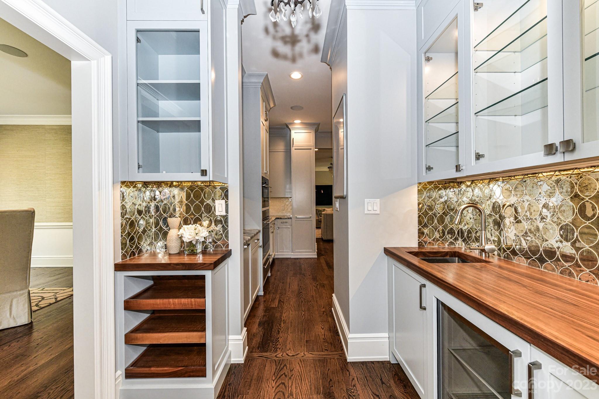 2216 Sherwood Avenue Charlotte NC 28207
