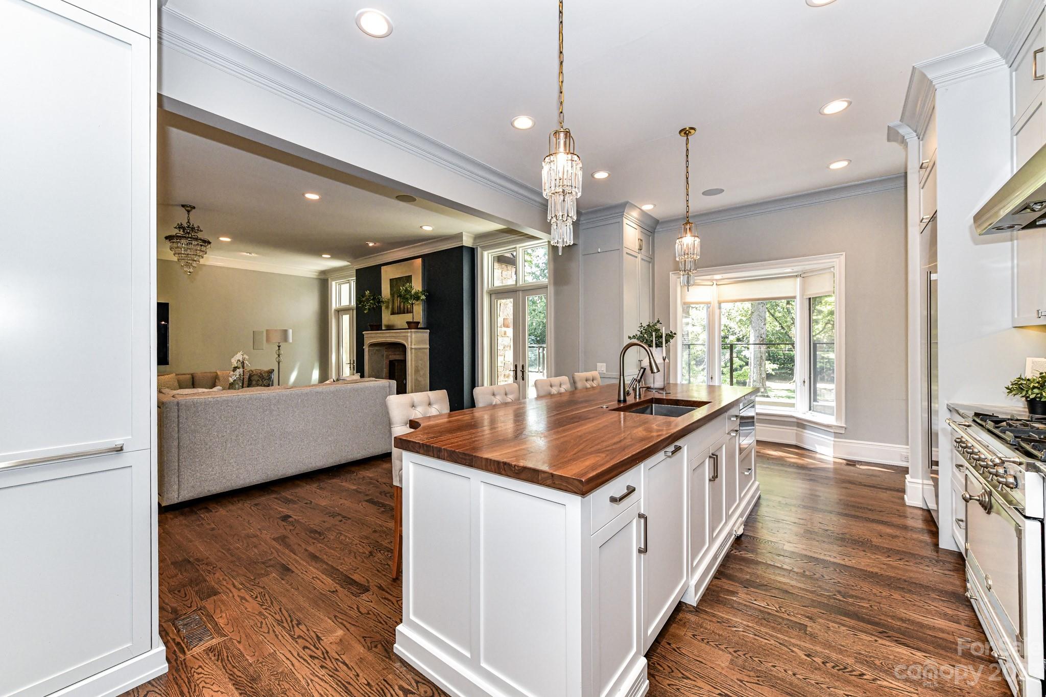 2216 Sherwood Avenue Charlotte NC 28207