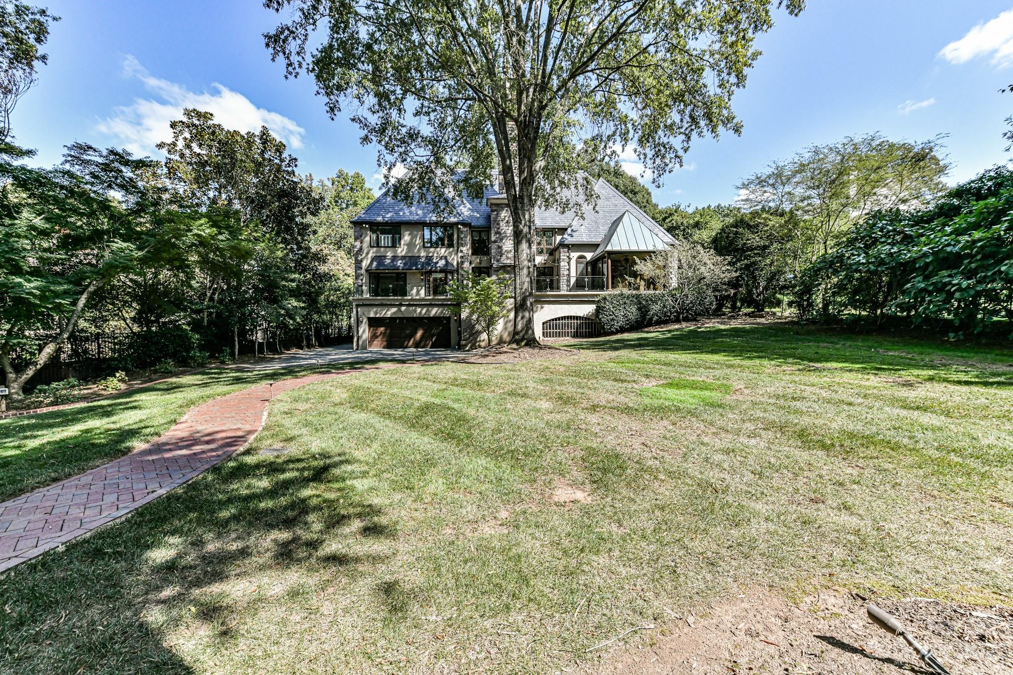 2216 Sherwood Avenue Charlotte NC 28207