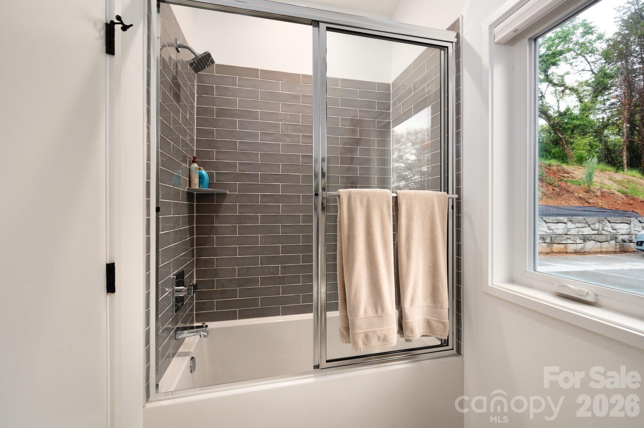 8 Midland Drive Asheville NC 28804