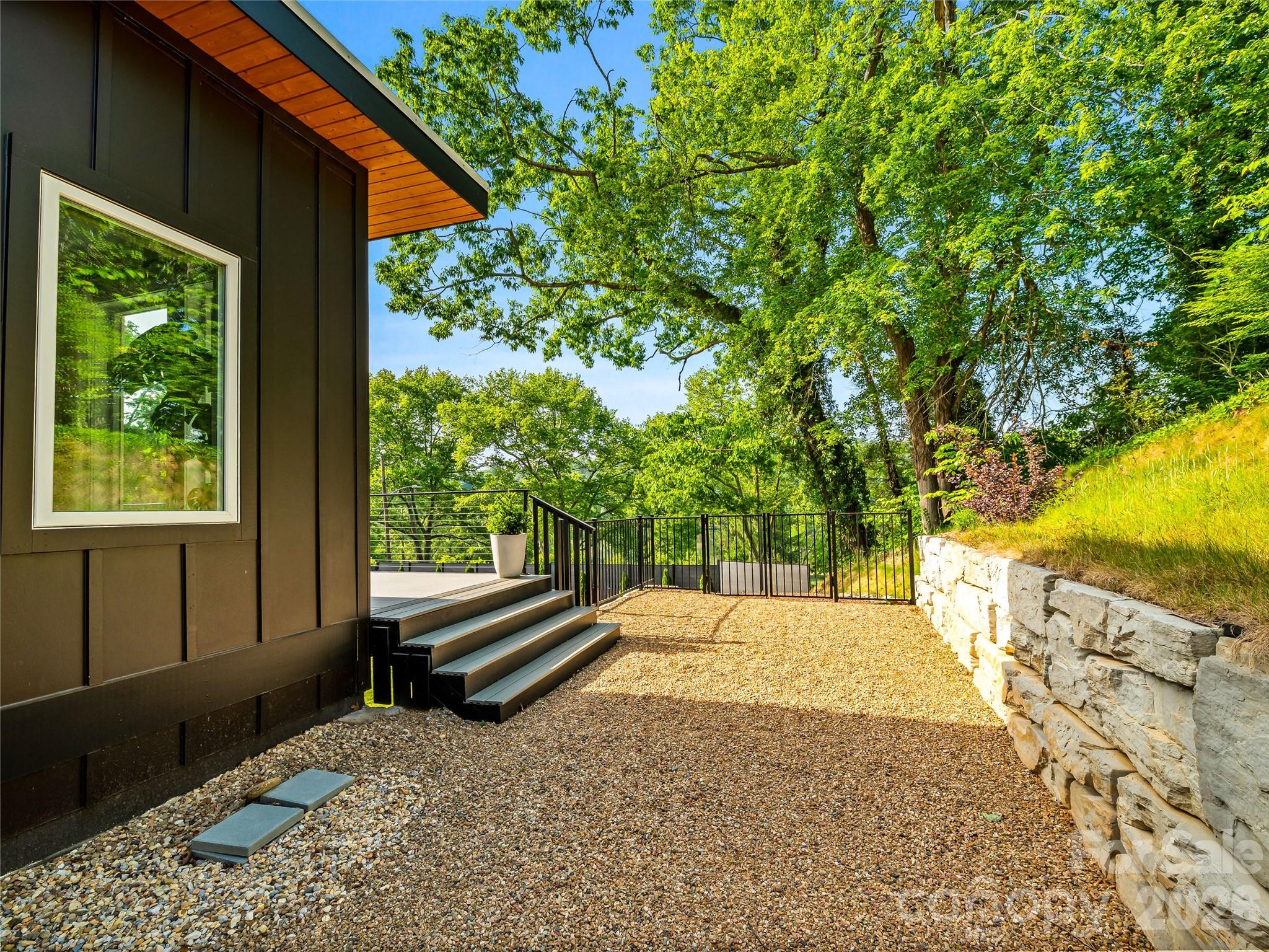 8 Midland Drive Asheville NC 28804