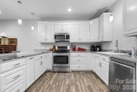202 Ivy Court Morganton NC 28655