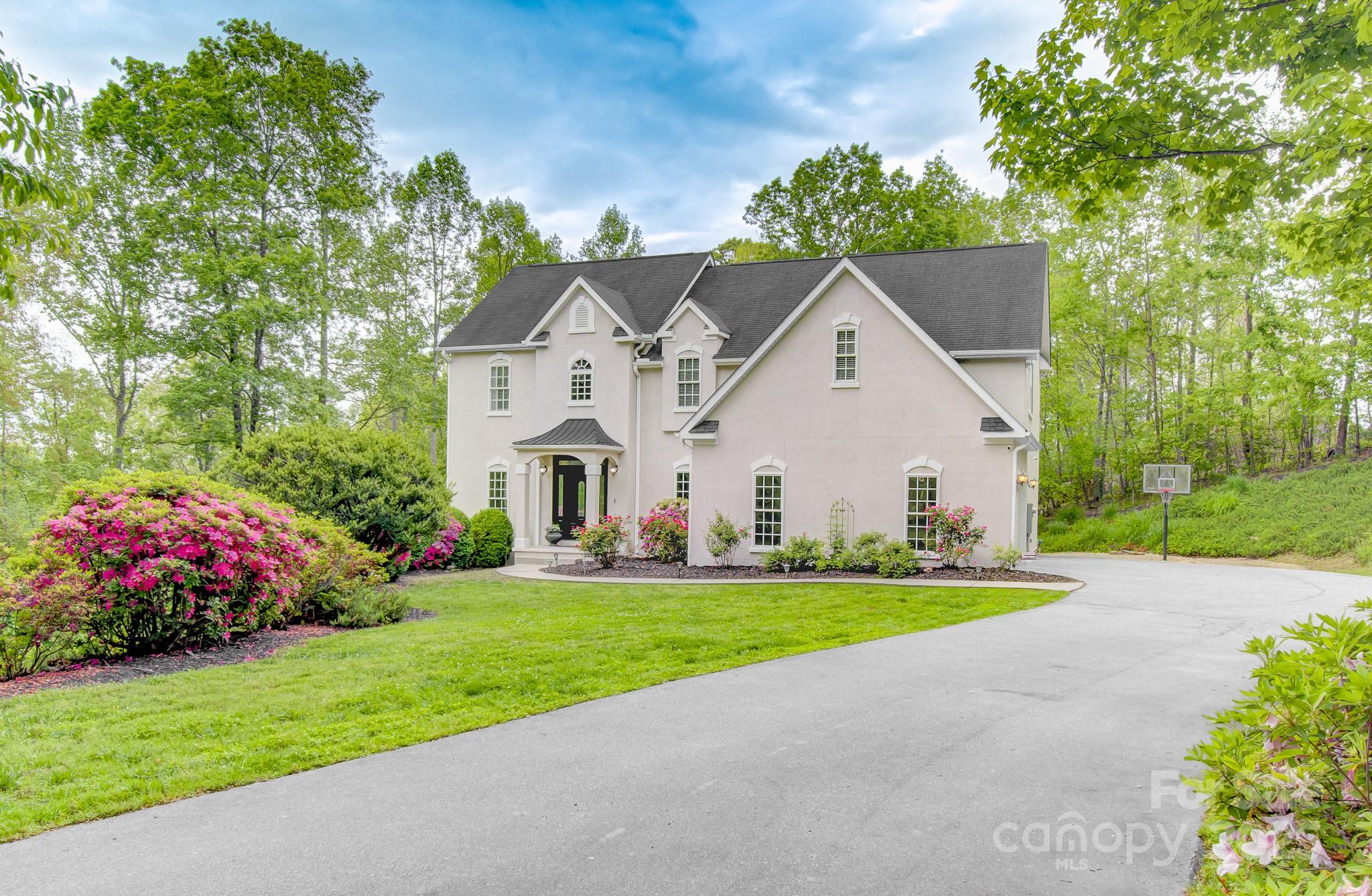 208 Bragg Court Hendersonville NC 28792