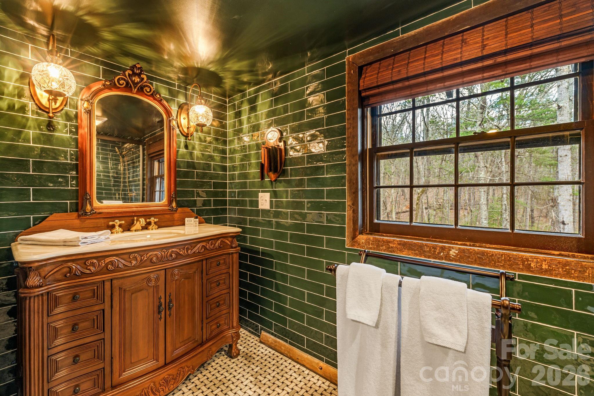 16 Decker Drive Asheville NC 28803