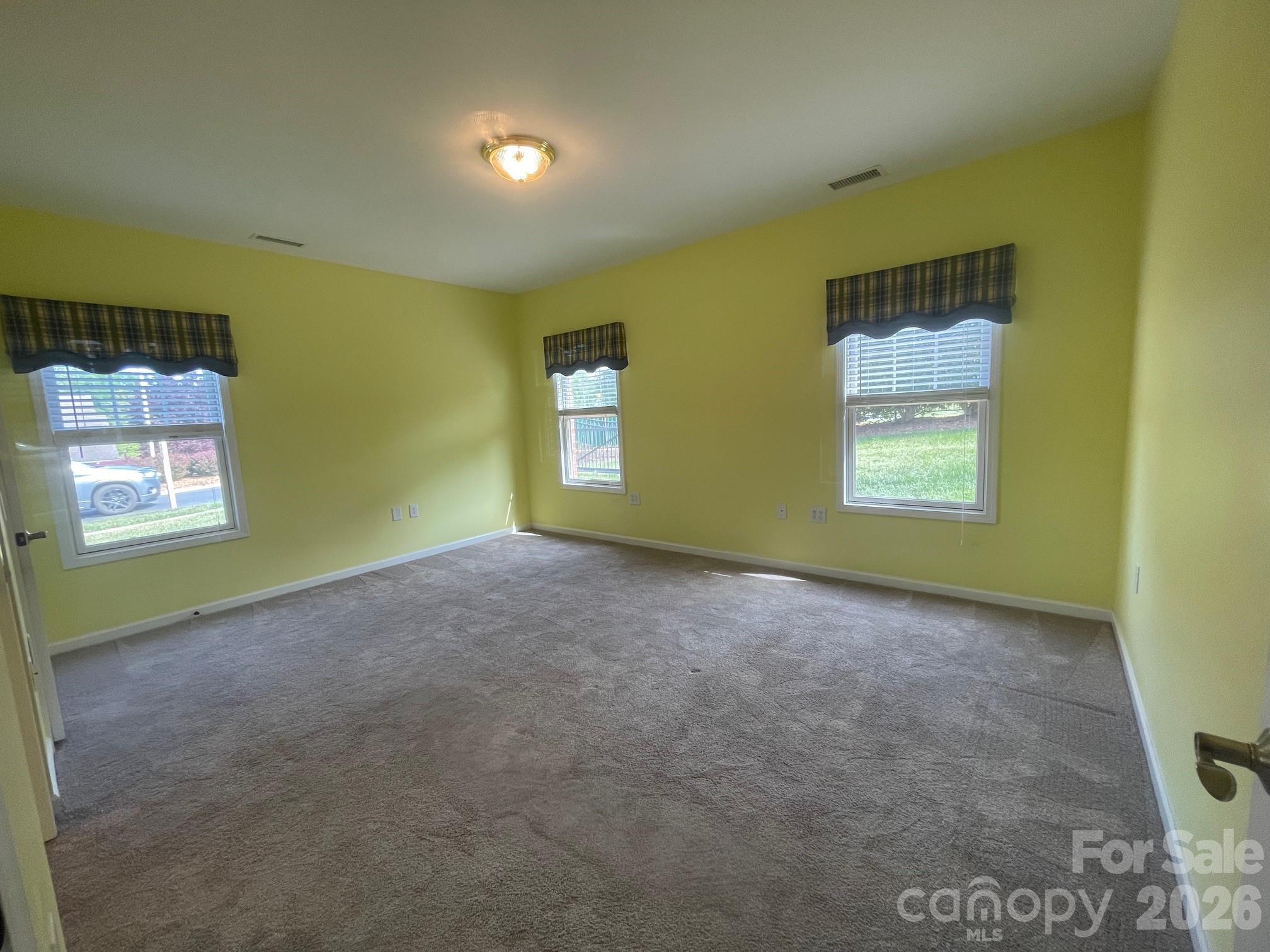 489 26th Avenue NE Hickory NC 28601