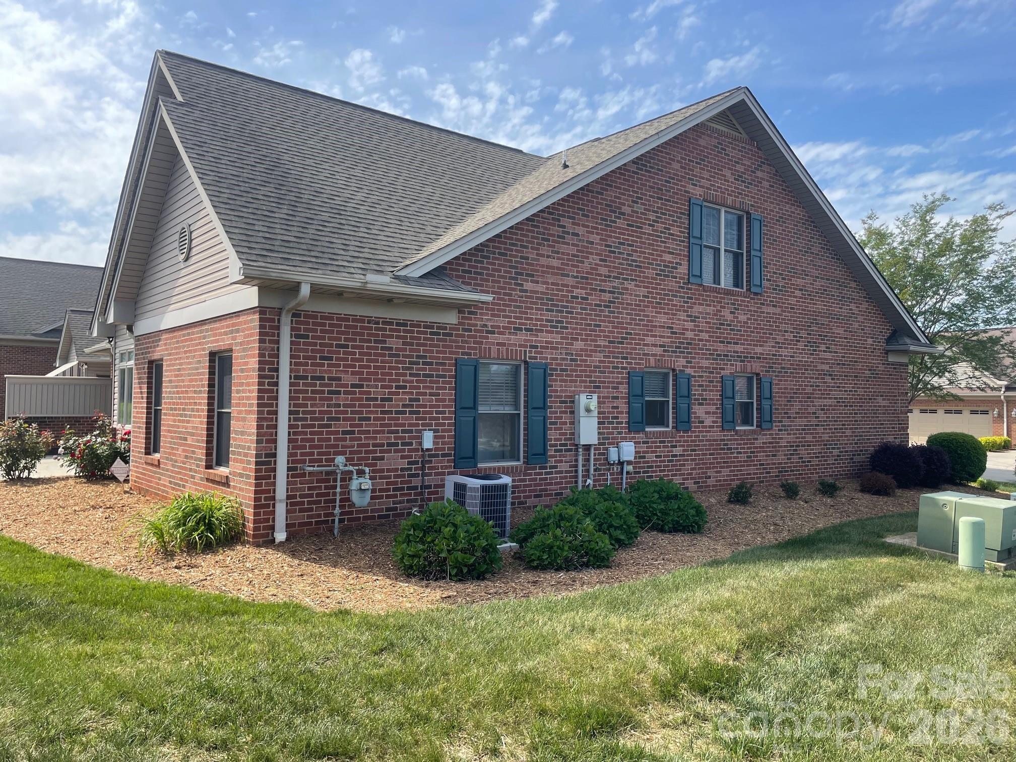 489 26th Avenue NE Hickory NC 28601