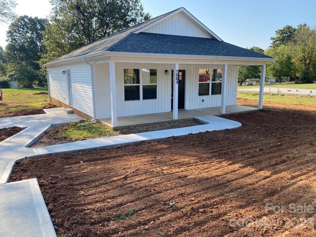 1003 Adams Street Statesville NC 28677