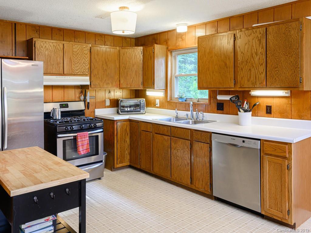 136 Chestnut Creek Road Candler NC 28715