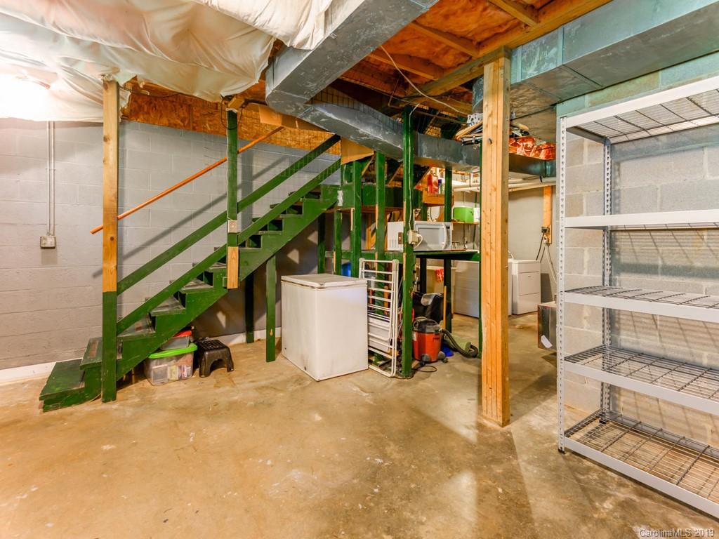 136 Chestnut Creek Road Candler NC 28715