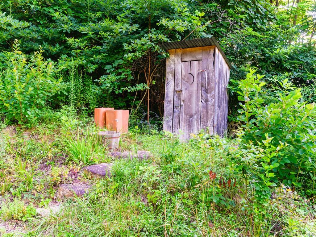 136 Chestnut Creek Road Candler NC 28715