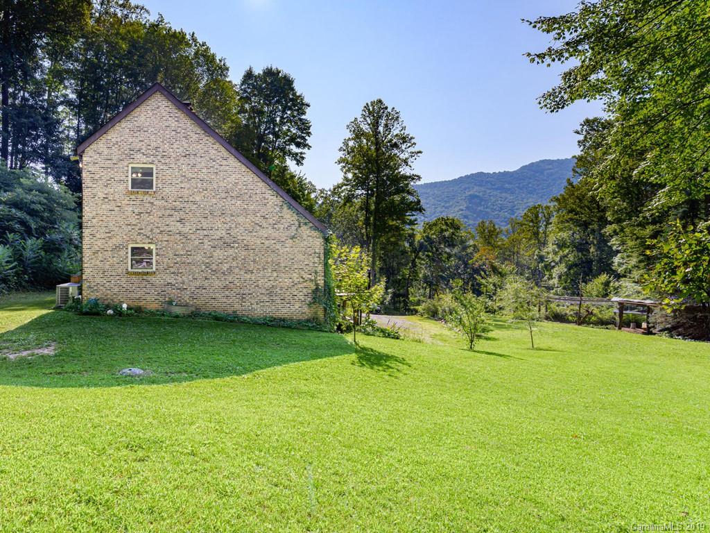136 Chestnut Creek Road Candler NC 28715
