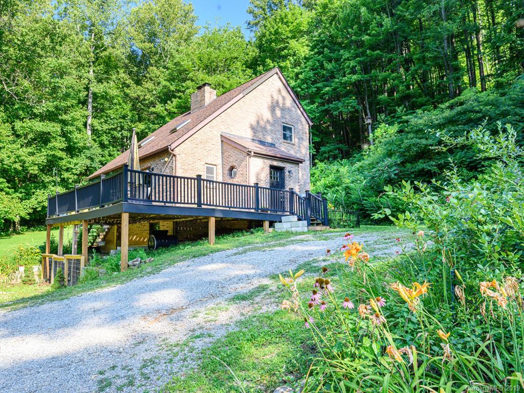 136 Chestnut Creek Road Candler NC 28715