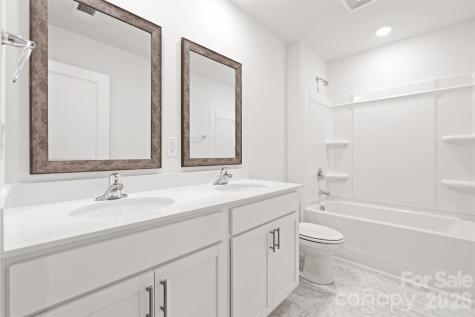 112 Queen Valley Way Waynesville NC 28786