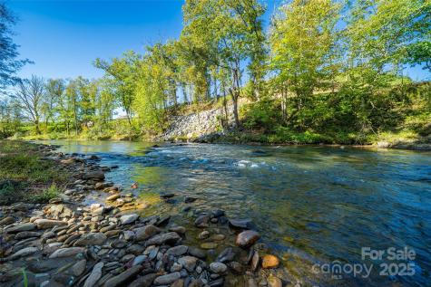 61 Riverbend Road Canton NC 28716