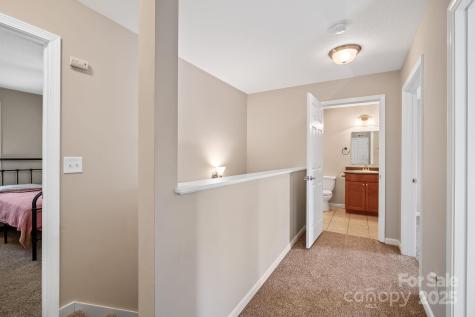 33 English Ivy Road Asheville NC 28806