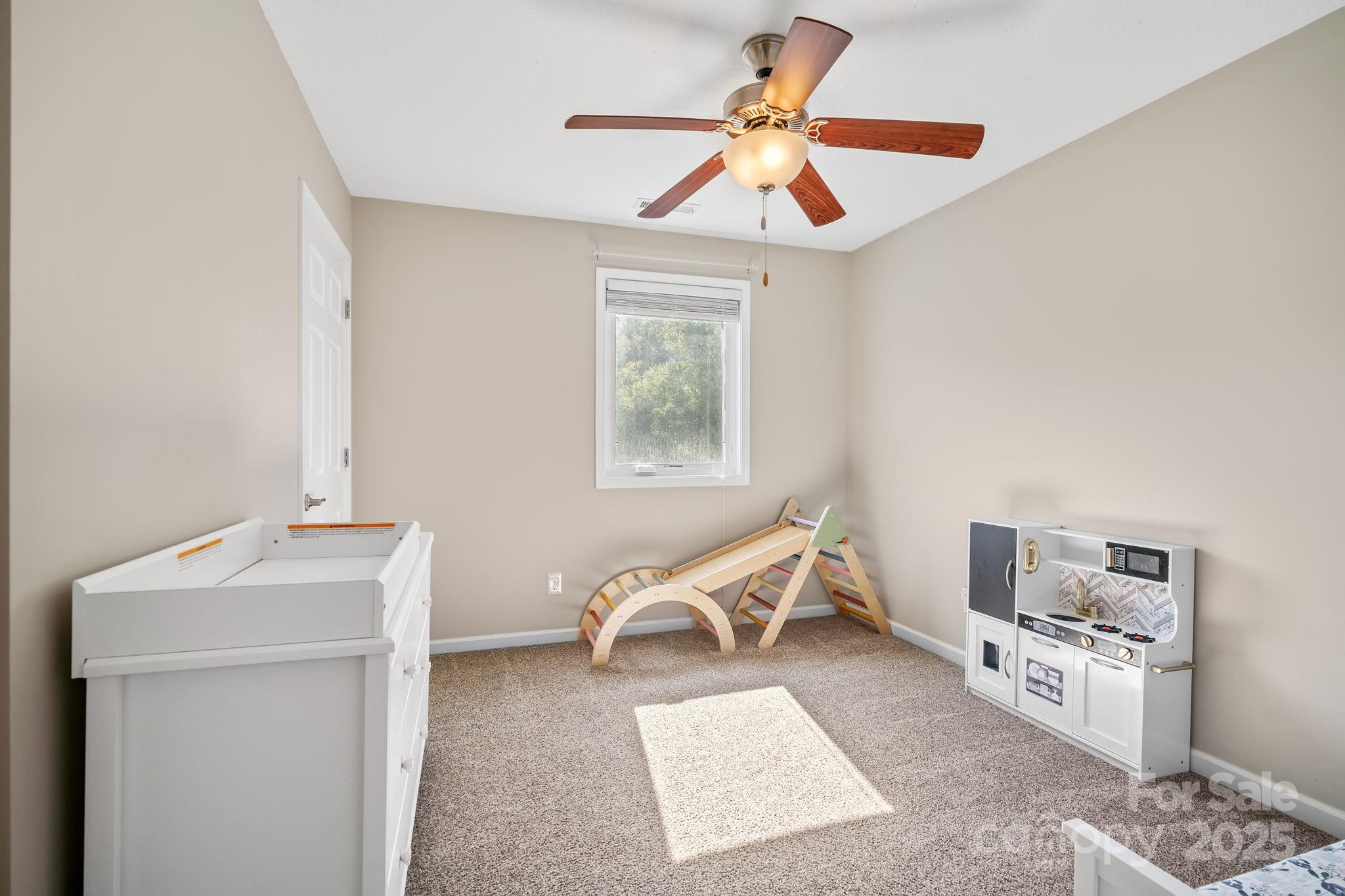 33 English Ivy Road Asheville NC 28806