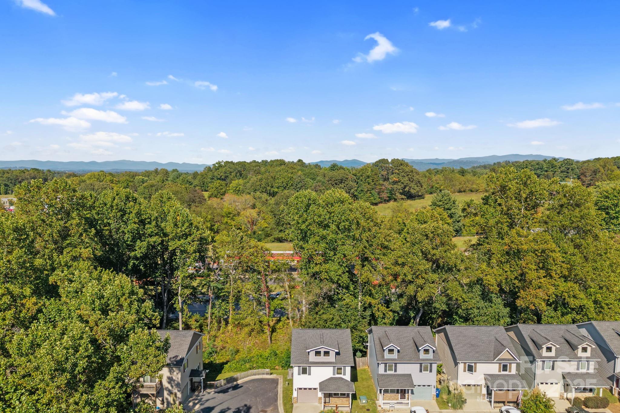 33 English Ivy Road Asheville NC 28806