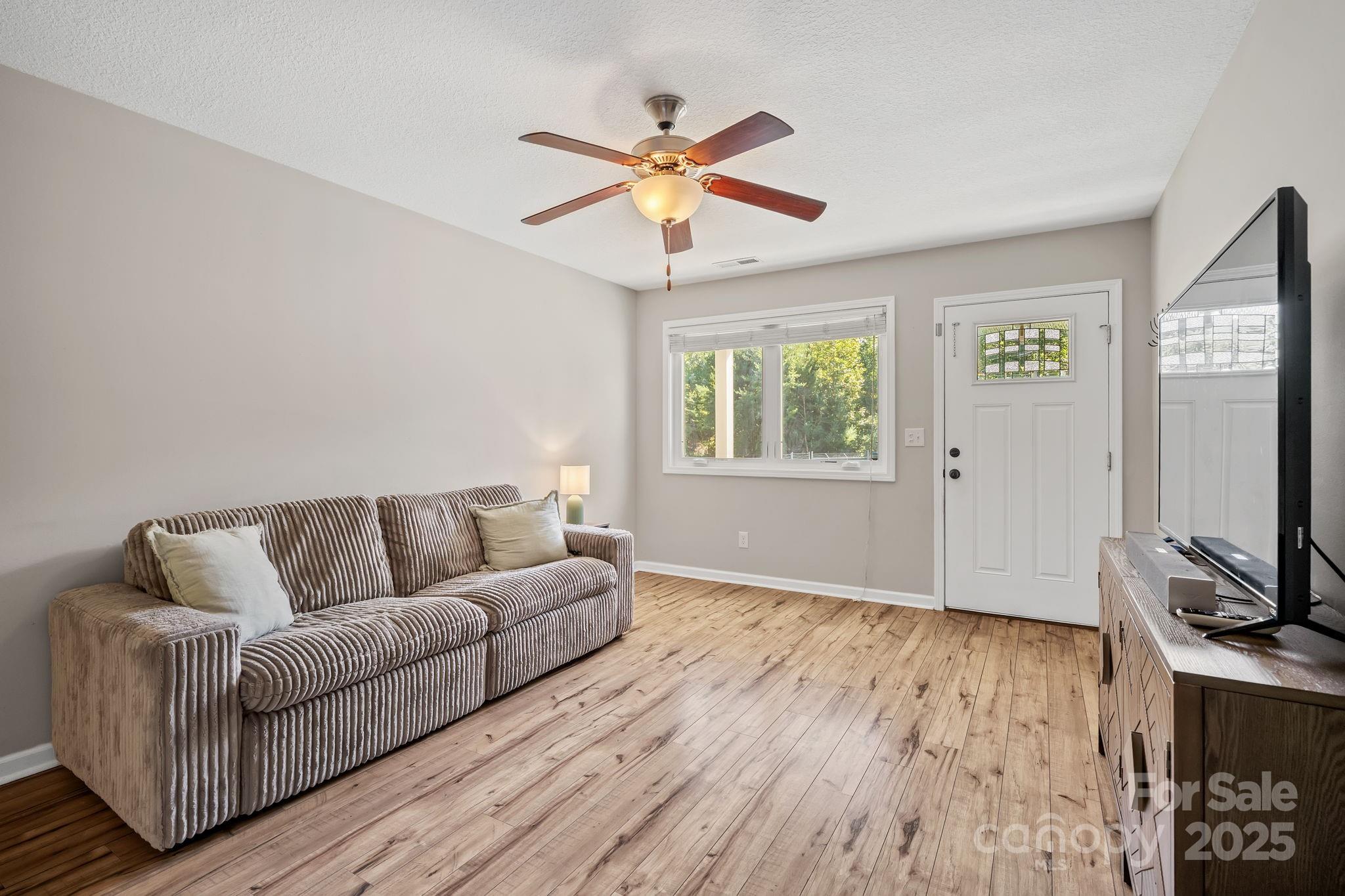 33 English Ivy Road Asheville NC 28806